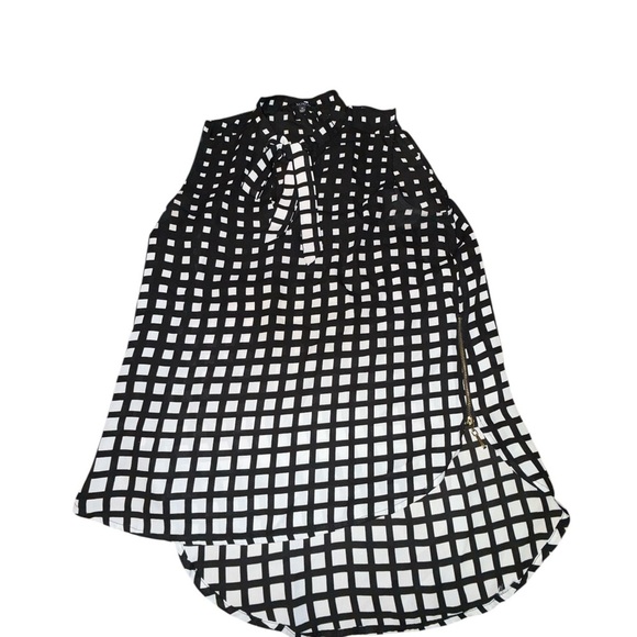 XOXO Shirt Womens Medium Black White Geometric Secretary Bow
Minimalist Neutral - Picture 6 of 12